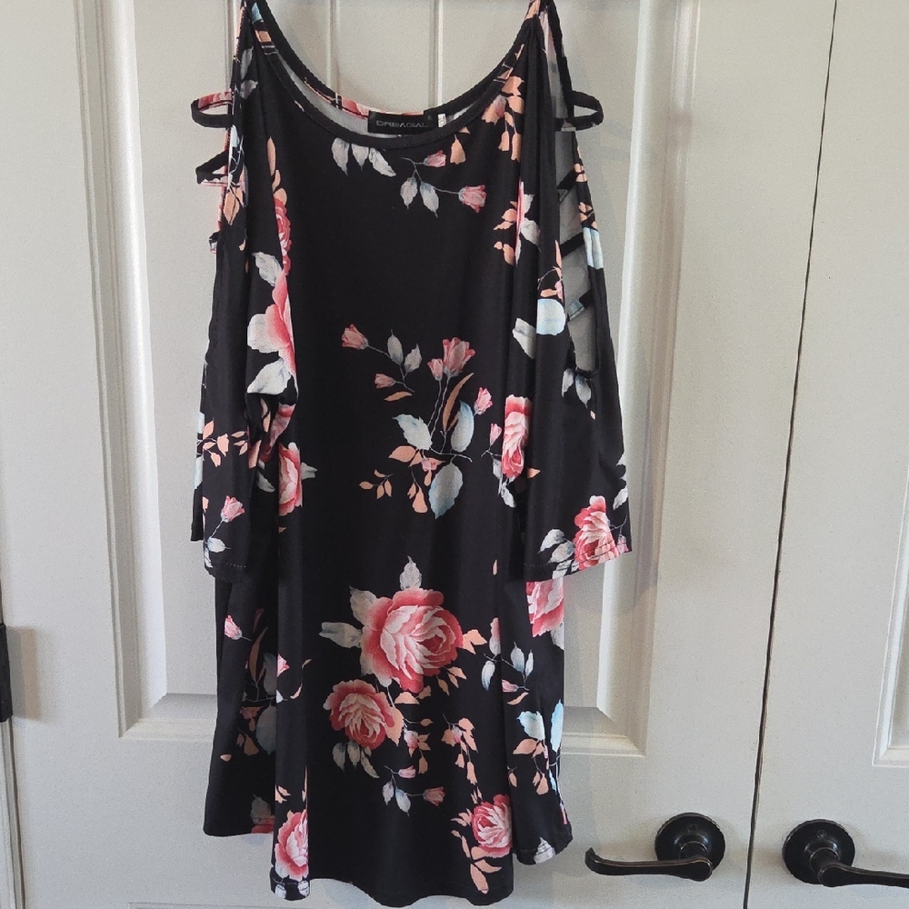 Black Floral Mini Open Arm TOP